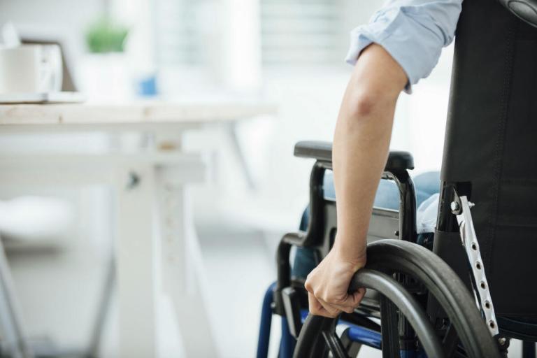 St. Louis man in wheelchair spinal injury