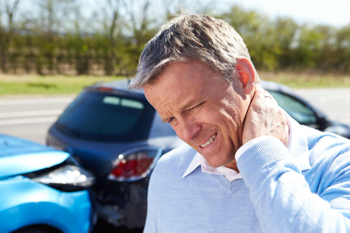 St. Louis man with whiplash after car accident