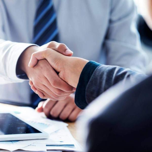 shaking hands with a car accident lawyer