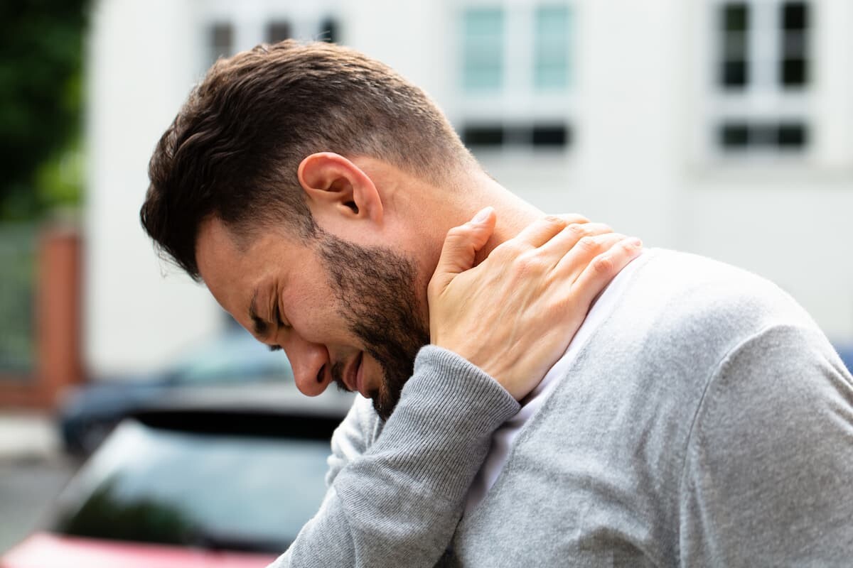 st. louis man with whiplash after a car accident