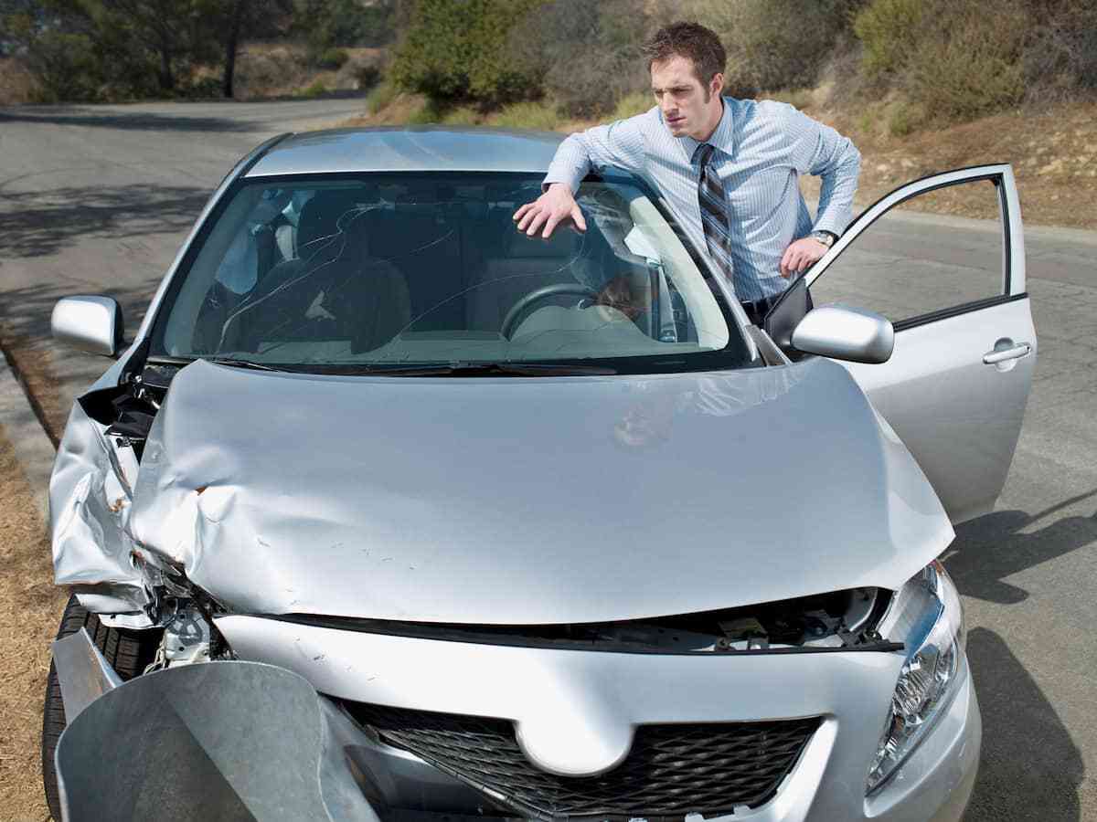 st. louis man involved in a single car crash